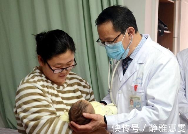 喷鼻剂|宝宝鼻孔都被鼻屎堵住,吃奶没法呼吸,医生告诉妈妈正确方法