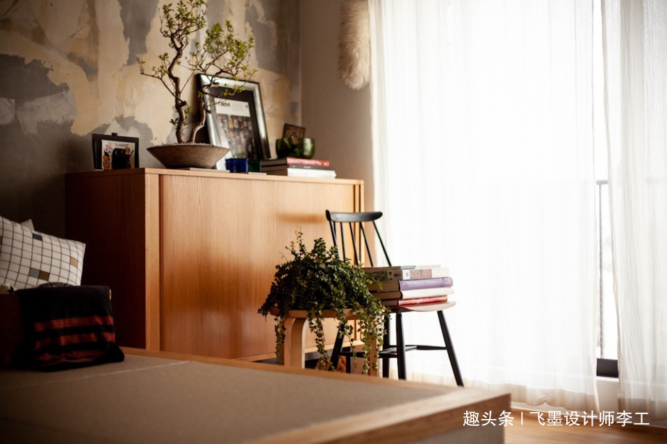 收纳|日本夫妻会装修,100多双鞋直接挂墙上,衣帽间也不要柜子,时尚