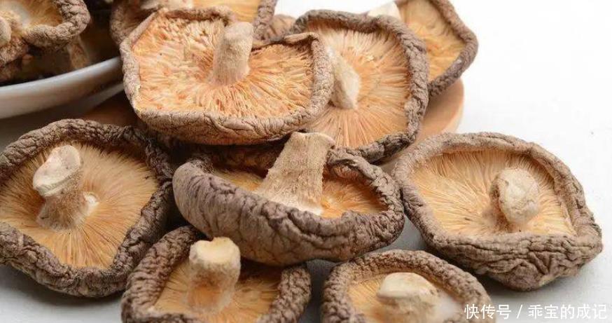 黑色素|忠告:香菇不能和此物同食,同食脸上易长黑斑,早知早受益