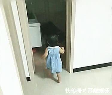 宝妈|爸爸半夜醉酒睡在“马桶”上,宝妈生气不管,1岁女儿行为暖化了