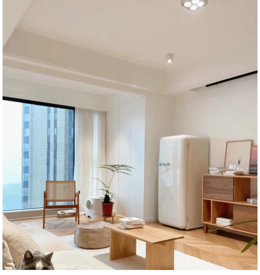 次卧|98㎡原木风新居,大白墙搭配原木家具,朋友来家做客都说像大平层