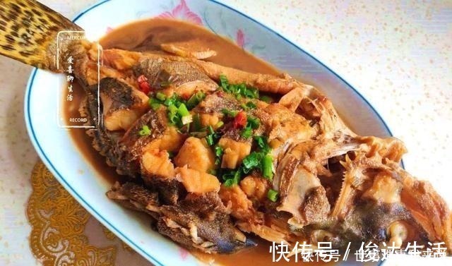 它是“四大淡水名鱼”之一，肉嫩刺少，可与刀鱼媲美，孩子要多吃