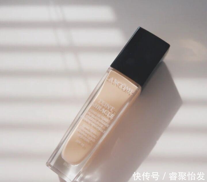 好用的大牌粉底液推荐“阿玛尼蓝标清透且遮瑕好