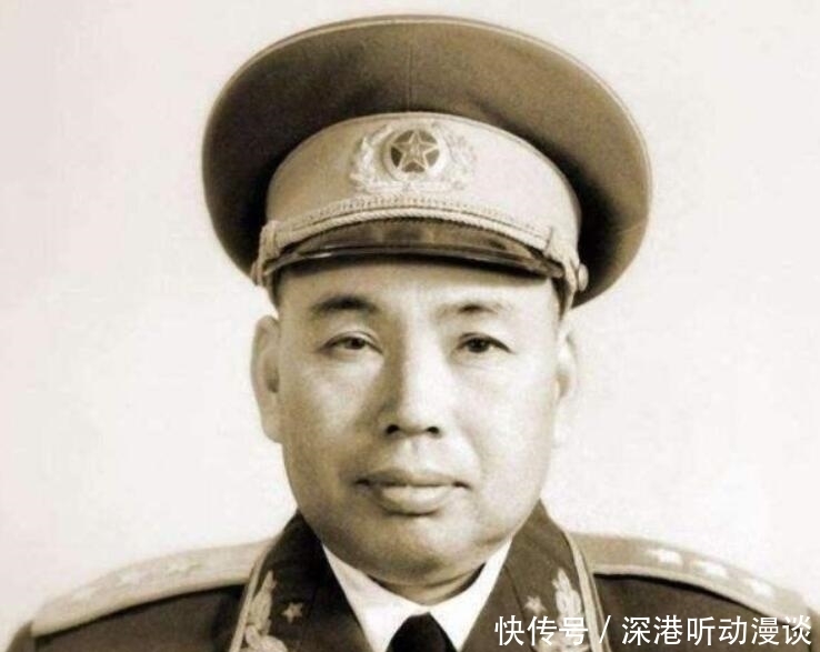 地主儿子|许世友30年后衣锦还乡，见到叔叔怒拔战刀要砍，母亲下跪提醒