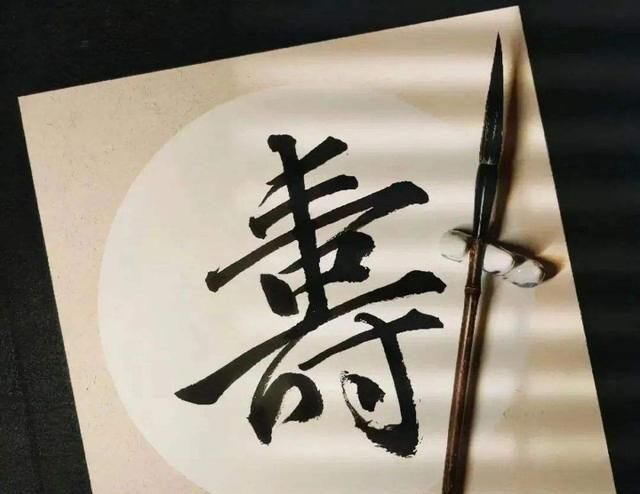 一等奖@俄罗斯美女荣获书法一等奖,成为文化交流学者,书法雅致有味