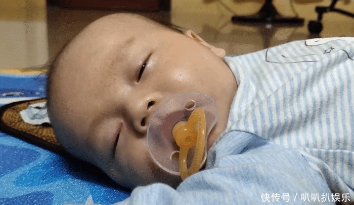 小芳的小侄|新生儿出生未到百天,这3个部位妈妈都不能多碰,小心大意伤了宝宝!