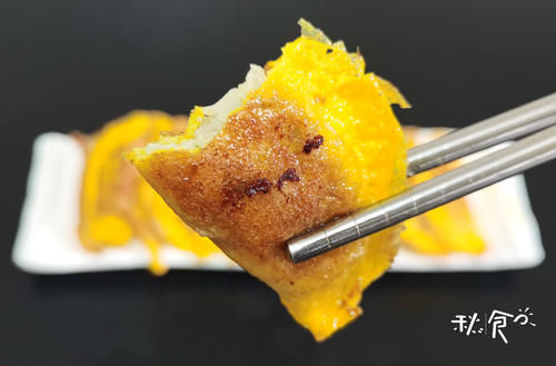 年夜饭，这盘金黄喜气的“蛋饺”上桌率很高，做法配料，都教给你