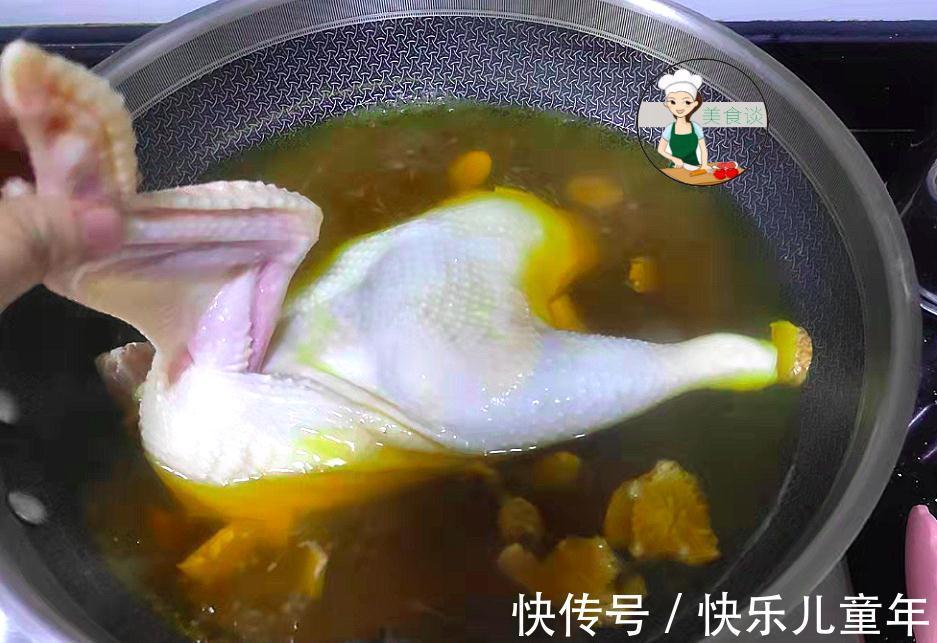 咸香鸡家常做法,简单易上手,皮脆肉滑,营养美味,秋天吃特养人