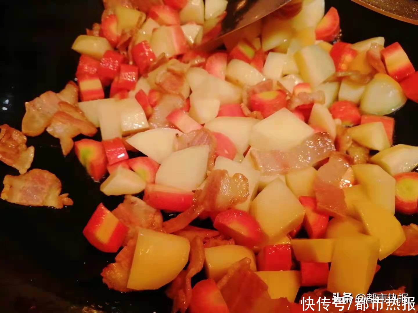 土豆|腊肉糯米饭 没下饭菜也能吃两碗