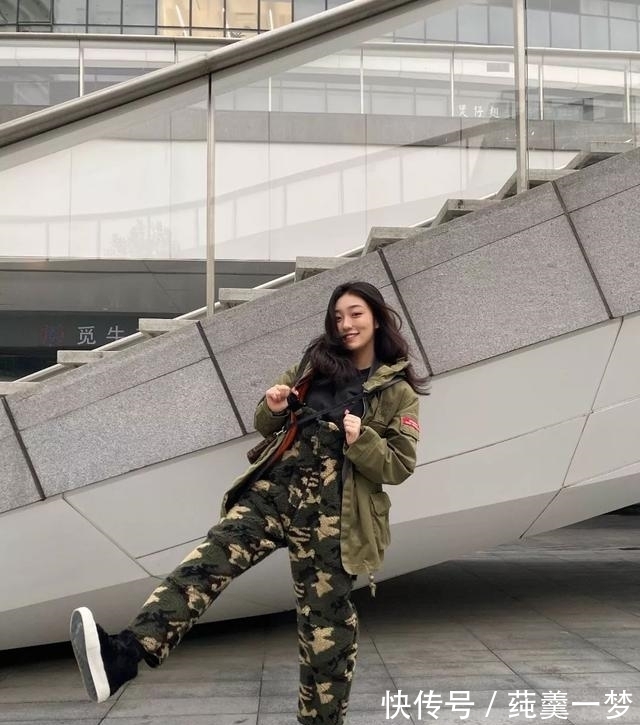 鞋身 Hello Kitty联名款,一起可爱温暖过冬