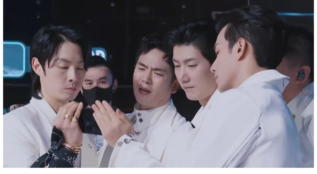 《追光吧！》秦奮出局懸念不大，只是沒想姜潮也被淘汰了！