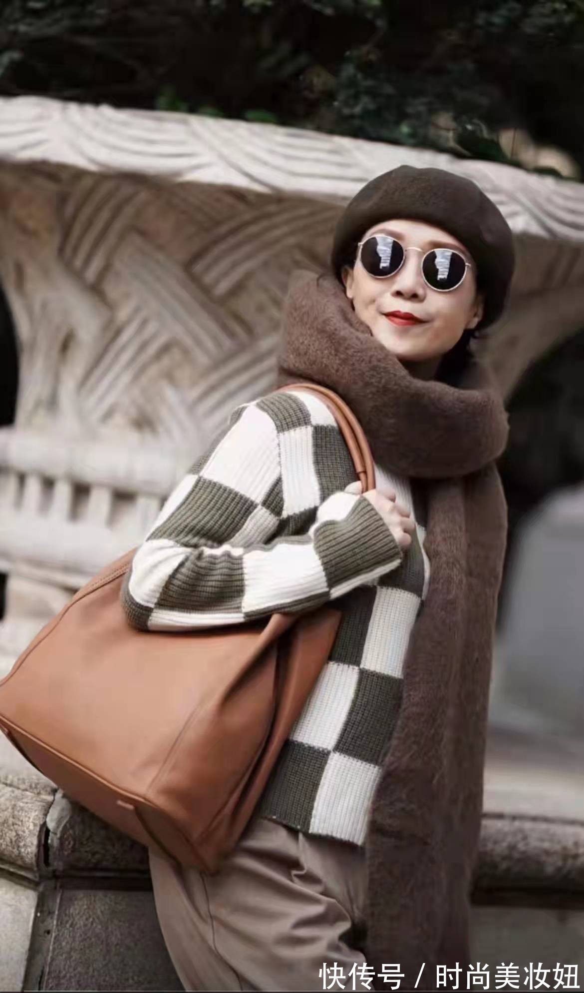 毛衣 这才是“退休女性”该有的穿搭,洋气减龄又时髦,气质高雅