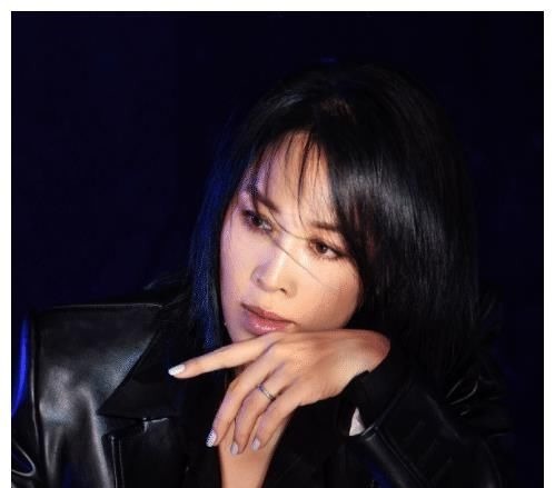 杨紫拿下综艺常驻资源，看到嘉宾阵容后：收视率稳了！