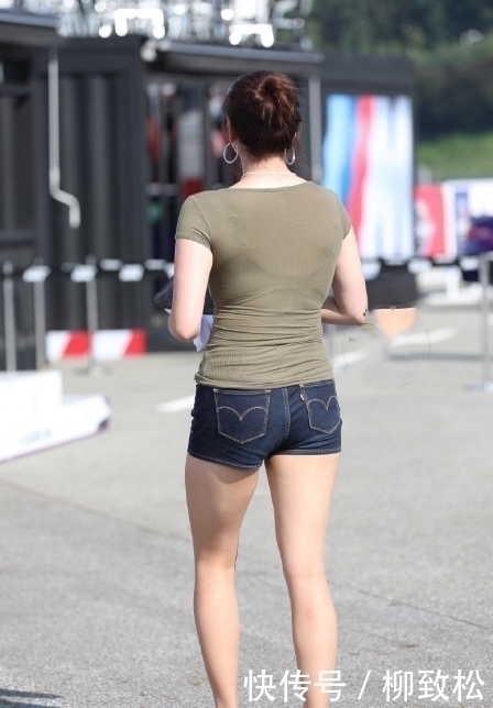 好身材|30岁的微胖女人,如何穿搭才更加时尚好身材要大胆展示