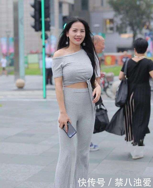 无敌|紧致凹凸的瑜伽裤美女,跟头发的颜色交相辉映,时尚无敌