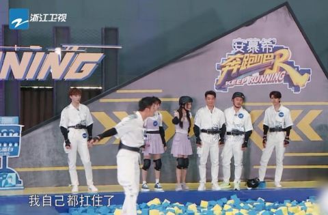 于洋|黄旭熙轻轻一推暴露了游戏BUG，这样的挑战真的有难度吗？