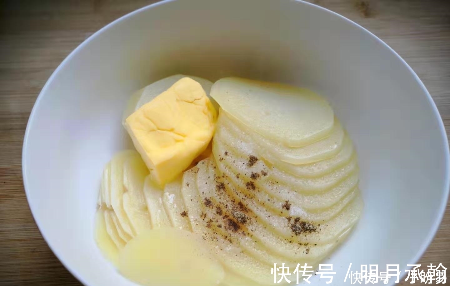 小面姨|一个土豆,一个鸡蛋,做出的小吃,不油炸,外酥里嫩,孩子最爱!