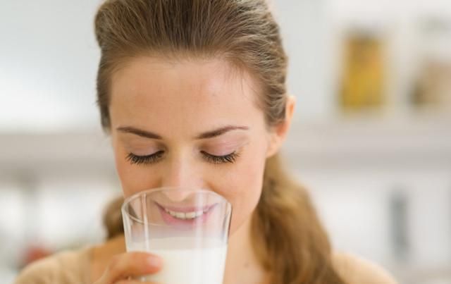 牛奶|儿媳妇和女儿同时怀孕,给儿媳妇榨豆浆,给女儿喝牛奶,算偏心吗