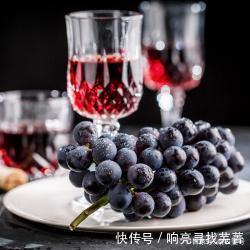 葡萄|葡萄中的贵族—夏黑葡萄,像果冻一样吸着吃