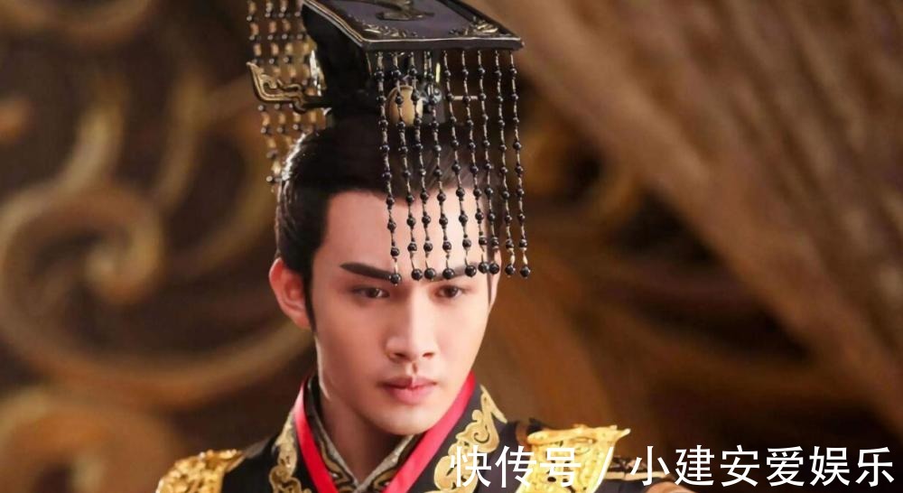 郭沫若|山海关孟姜女庙有一副对联,会读的人不多,郭沫若:我也看了好久