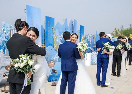 中建五局山东公司|甜爆2021，集体婚礼浪漫上演