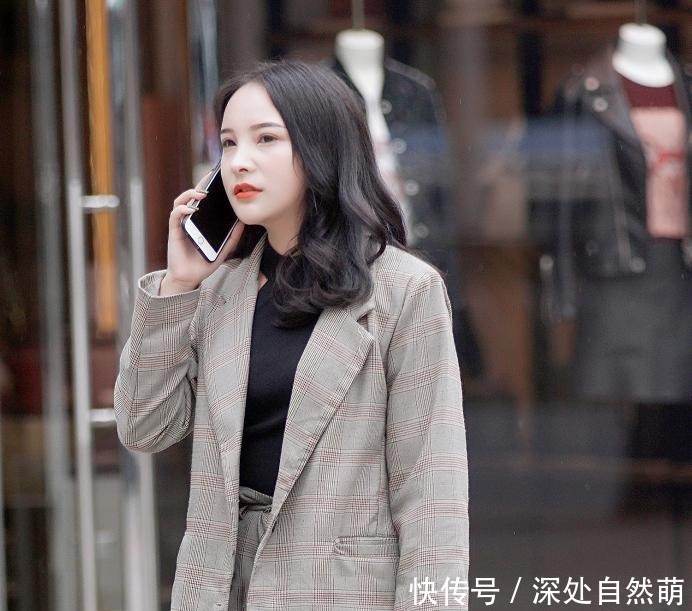 7位美女一个比一个美,最美的当属宝蓝色金丝绒美女!