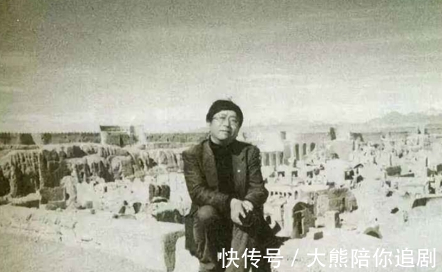 二人@余秋雨:靠发妻寄打工费生活,成名后却弃糟糠,闪婚小16岁女演员