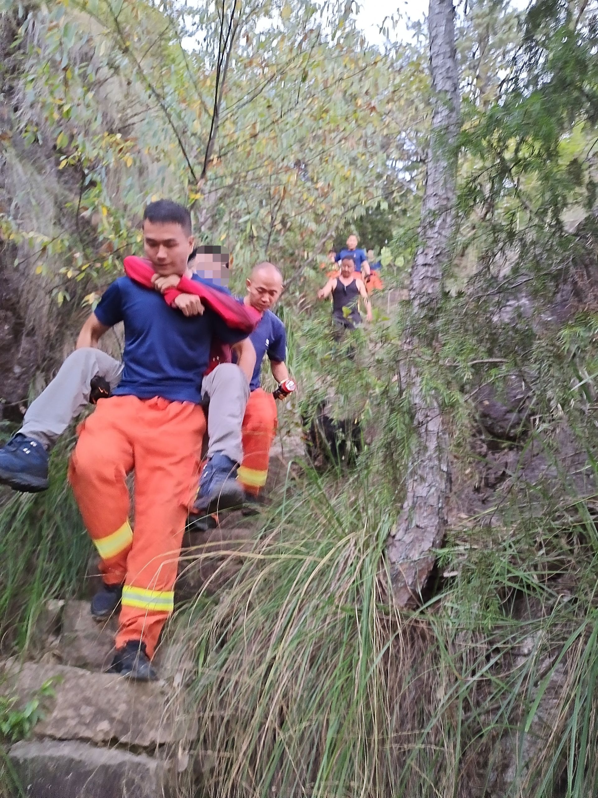 登山|大学生户外登山突感不适 绩溪警民携手9小时成功救援