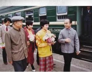 “春光美”许丽丽从服务员到青歌赛冠军，红极一时，现状令人惋惜