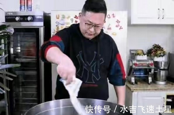 先生|半吨先生假吃被骂，姜涛夫妻炒作被封，他们是对公众的公然愚弄！