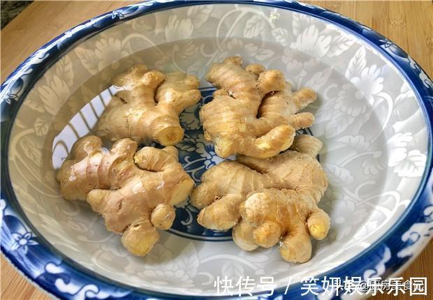 今天才知道,保存生姜这么简单,放半年不干瘪不发芽,越放越好吃