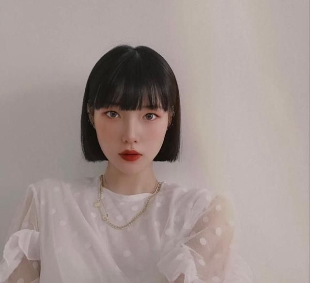 刘海|2021发型风向标:短直发更受欢迎,刘海又重回巅峰,气质更A了