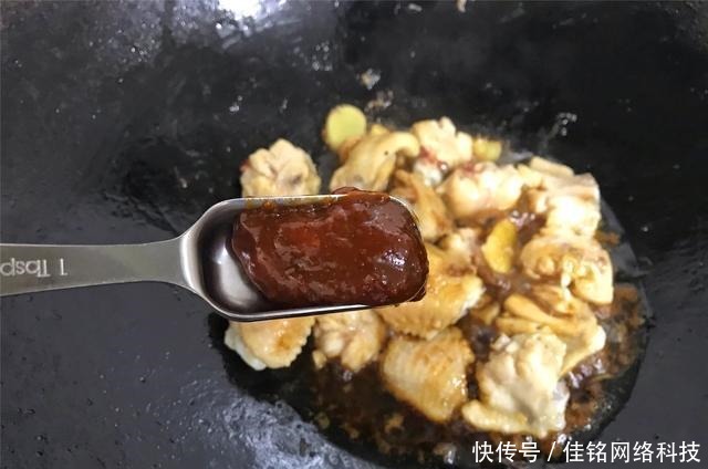 入秋后，这小海鲜最肥美，教你特色做法，鲜嫩入味，下酒又下饭