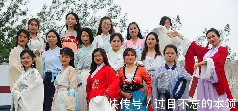 校长$大学生提议将汉服当校服,校长甩出三个问题,让他立刻哑口无言!