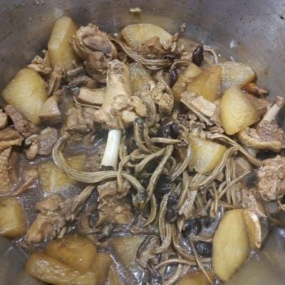 萝卜闷鸭|连汤汁都下饭的萝卜闷鸭这样做，秒变米饭杀手