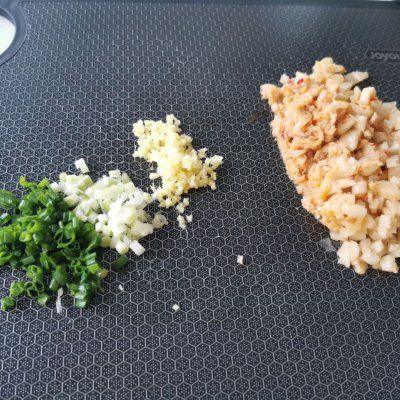 月饼|#鲜到鲜得,月满中秋,沉鱼落宴#辣白菜鲜肉月饼