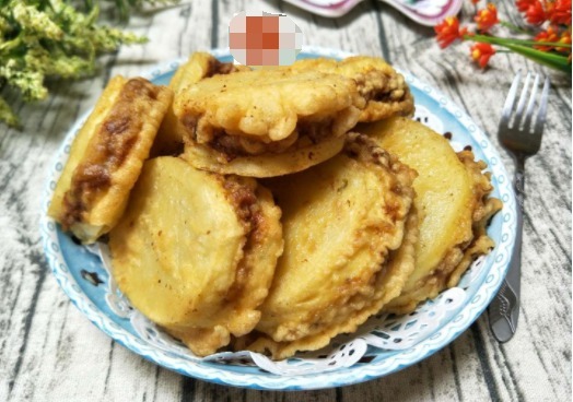 这才是土豆最好吃的做法,教你一招,外酥里嫩,又香又脆又好吃!
