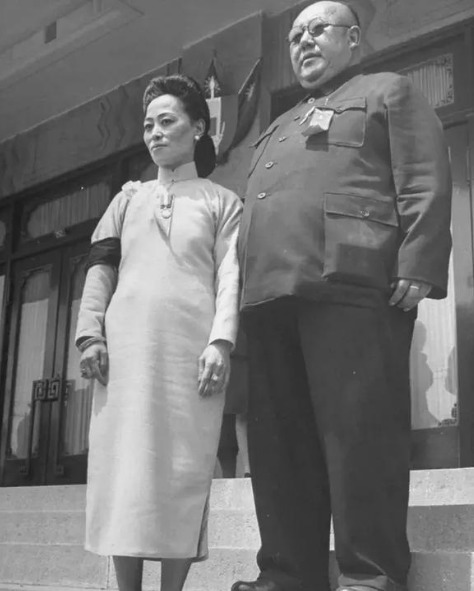 大陆|他带7.5吨黄金离开大陆,却无法安度晚年,最大心愿:想要回家去