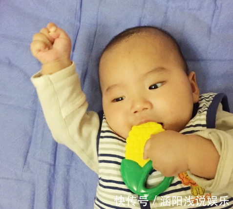 磨牙|宝宝几个月长牙算正常?出牙信号、应对建议,家长记牢让娃少遭罪