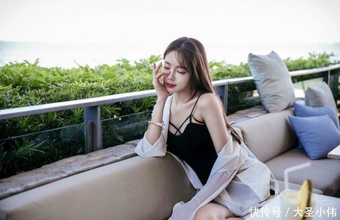 老板|美女街拍表嫂才上班一天,就被老板带去海边玩,穿得这么清凉是给谁看啊