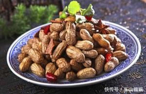  煮花生米都放什么调料，怎么做才好吃？这样做好吃美味又下酒。