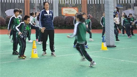 成功|[黄浦]黄浦一中心小学:“‘目’浴阳光 健康成长”2020校园运动会成功举办