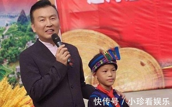 求婚|曾6次主持央视春晚，3次向董卿求婚获董母大力支持，55岁终于当爹