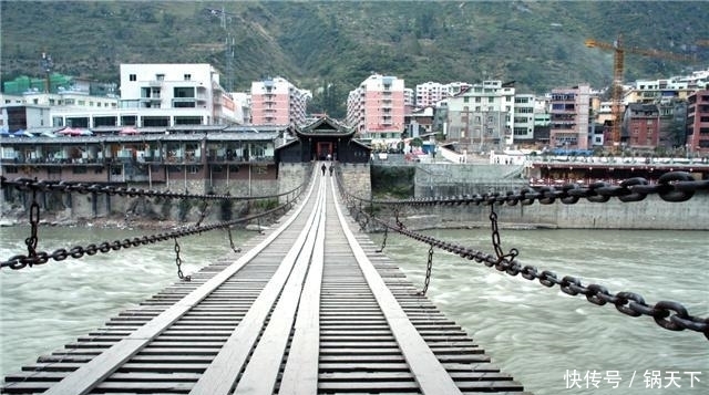 建成|三百年前,古人是怎么将40吨铁索建在大渡河之上,一年建成泸定桥
