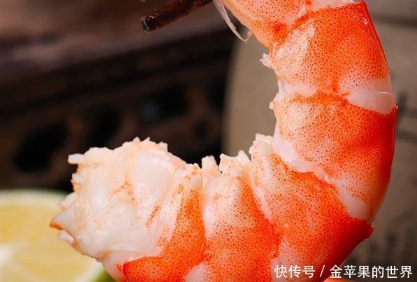 才知道,白灼虾要煮几分钟,大厨牢记这3点,虾肉鲜嫩无腥味