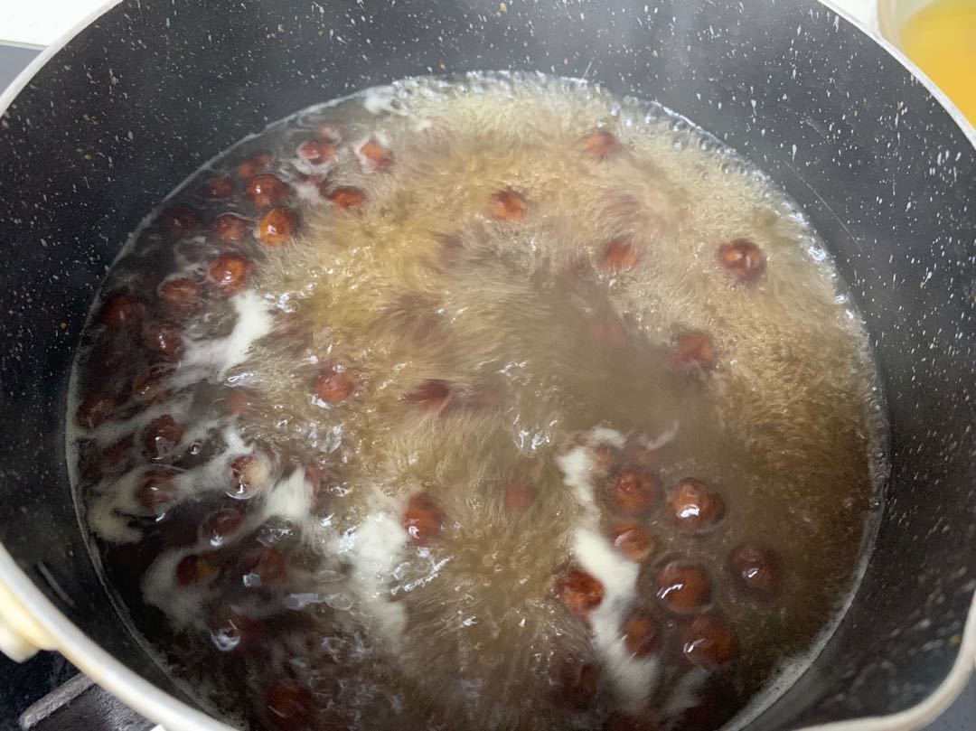 不用烤箱，就能做慕斯蛋糕，口感细腻丝滑入口即化，吃一口真满足