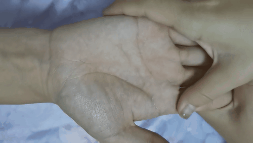 家长|怎样判断孩子是不是积食了?教你2招轻松搞定,孩子吃饭香身体壮