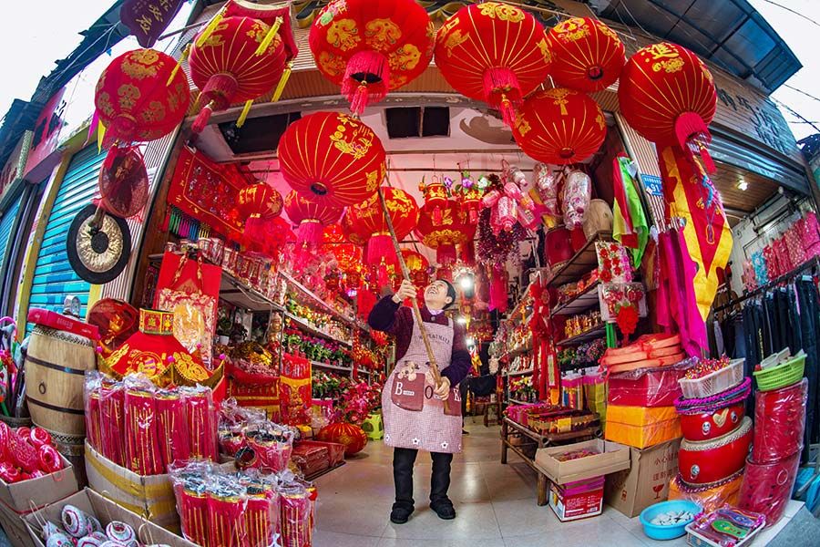 农贸市场|做乌米饭、挂红灯笼、写“福”送福 福建“年味儿”别样浓！