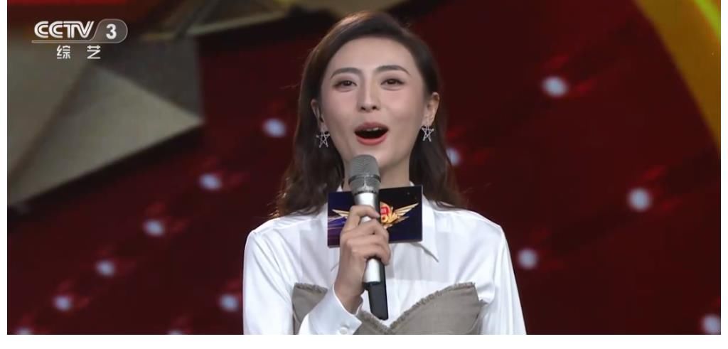 鄒韻|主持人大賽選手發展塵埃落定，鄒韻后來居上，李七月消失不見