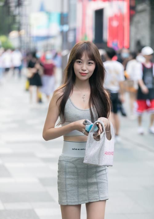 只有好看的姑娘,才会让男人们忽略身材